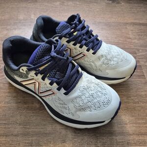 New Balance Women's Fresh Foam 680 V7 Running Shoe Size 5